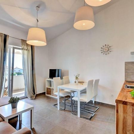 Apartments Lila Novigrad  Екстер'єр фото